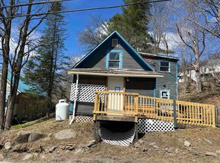 76 Water St, Barton, VT 05822