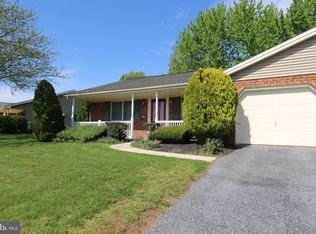 1370 Woodridge Dr, Middletown, PA 17057