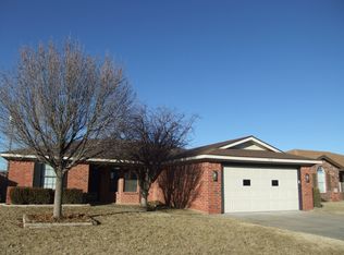 918 Sierra Dr, Pampa, TX 79065