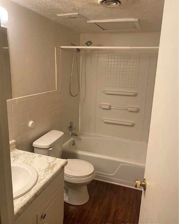 2nd image of 3207 Tallywood Dr #3
