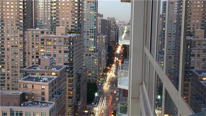 Rented by A & I Broadway | media 10