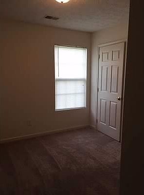 3rd image of 109 Sara Marie Ln