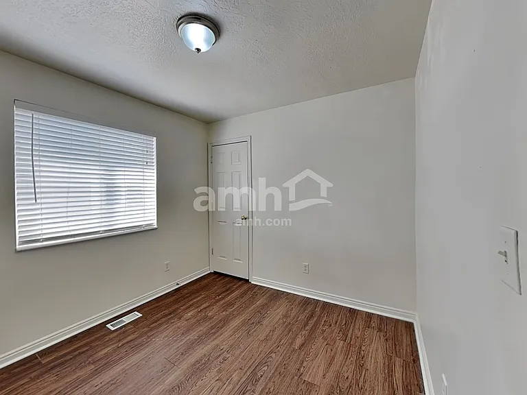 385 W Pommell Dr — Photo 11