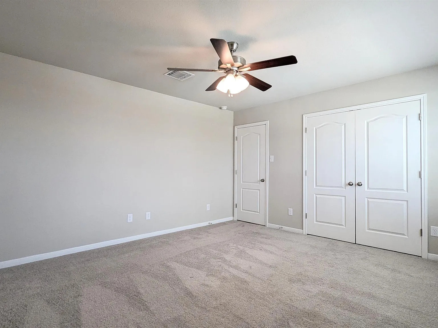 8816 Glade Dr — Photo 3
