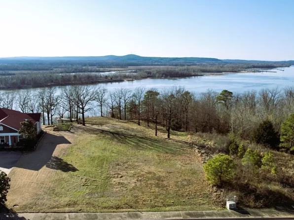 15621 Harbor Point Ln, Maumelle, AR 72113