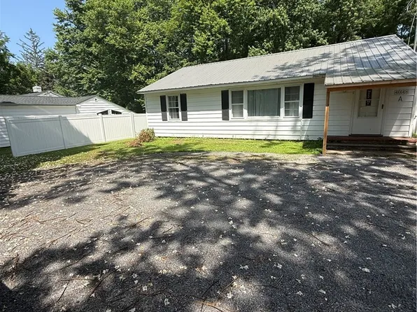 4048 Port St, Pulaski, NY 13142
