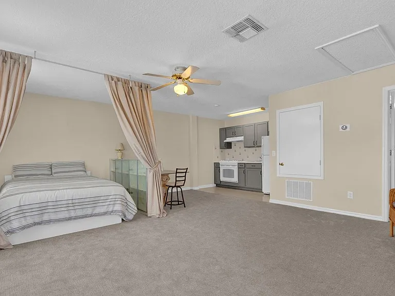 604 Nadina Pl — Photo 27