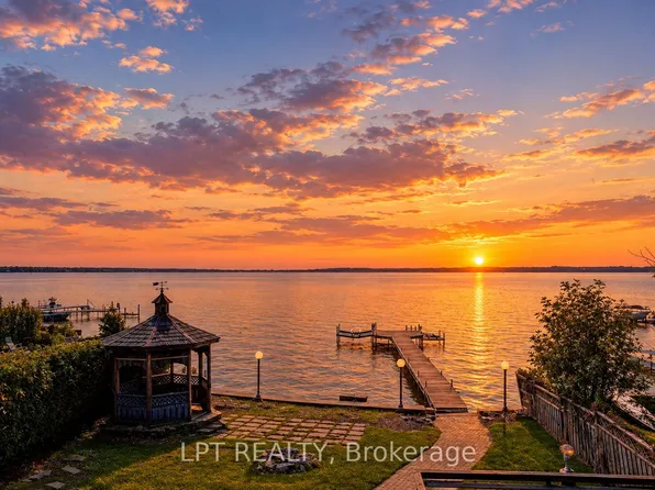 38 Metropolitan Cres, Georgina, ON L4P 1L5