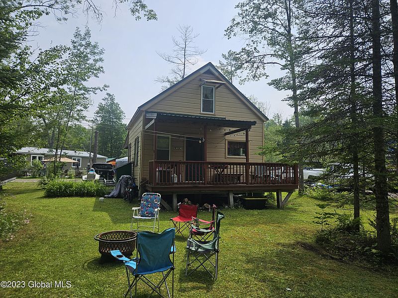 5th image of 126 Lake Avenue