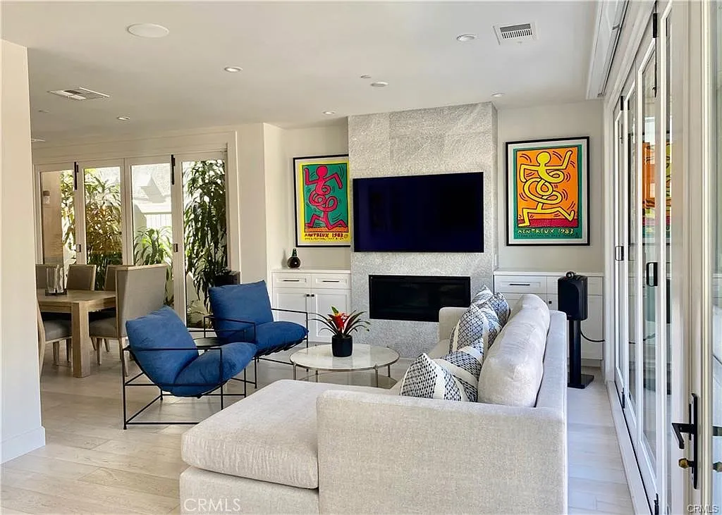 3 bed, 3.5 bath, 2347 sqft, $28,500 — Photo 4