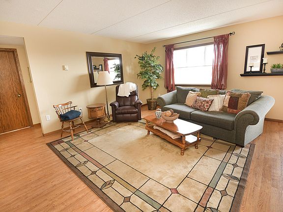 3rd image of 2200 S 29th St Unit 33N
