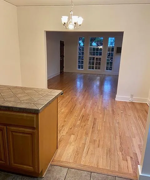 735 N Hayworth Ave — Photo 13