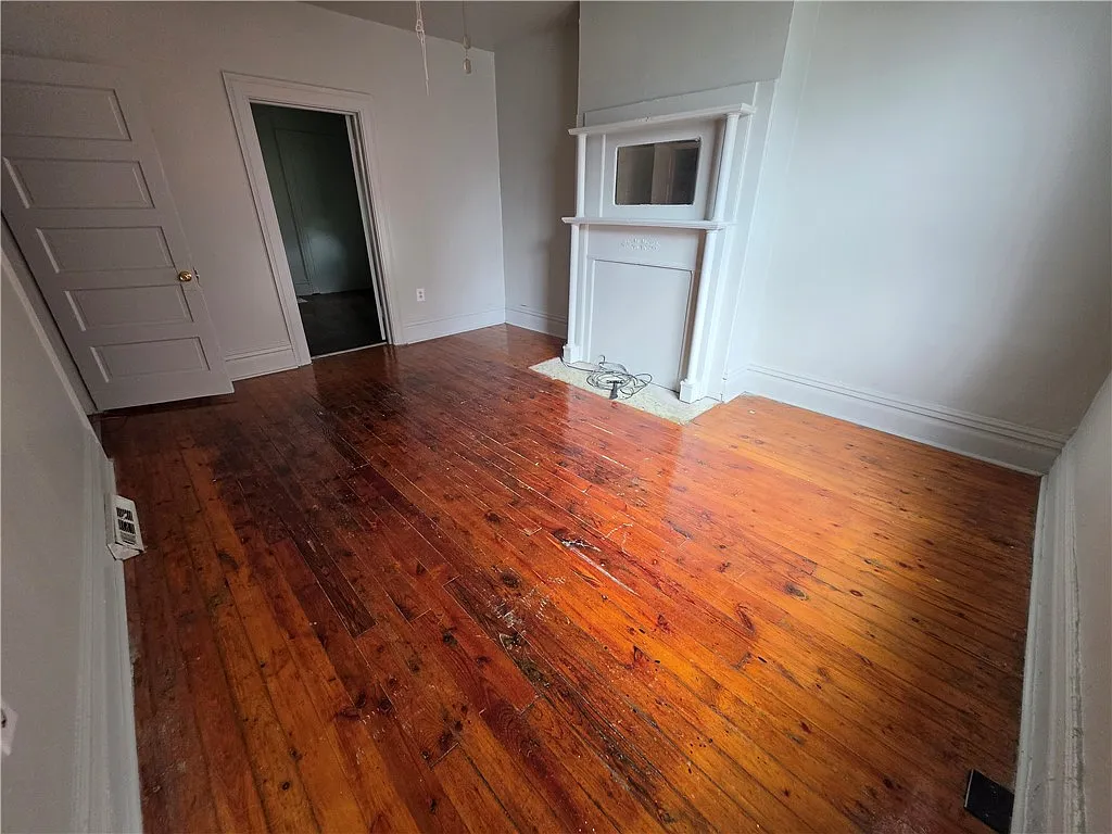 3 bed, 800 sqft, $1,650 — Photo 3