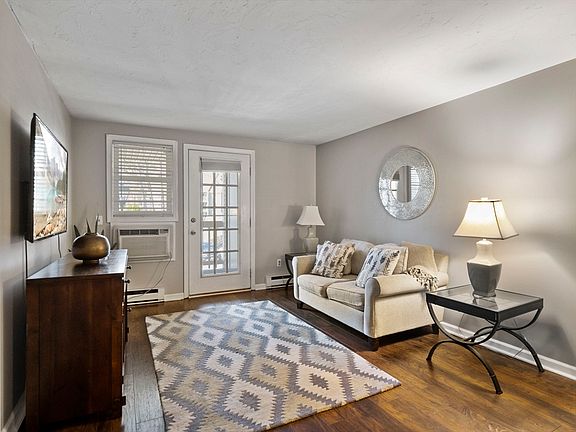 2nd image of 131 Heritage Dr #131