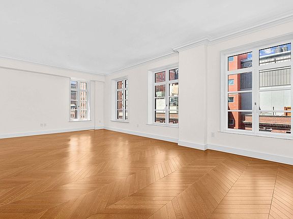 3rd image of 150 E 78th St #7B