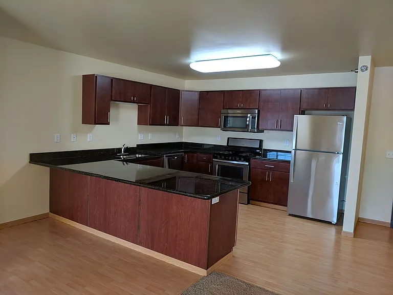 West Lake III Apartments — Photo 121