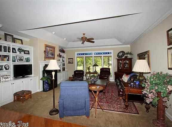 2nd image of 12 Mujeres Ln