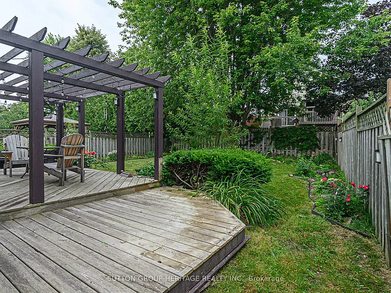 209 Bassett Blvd — Photo 40