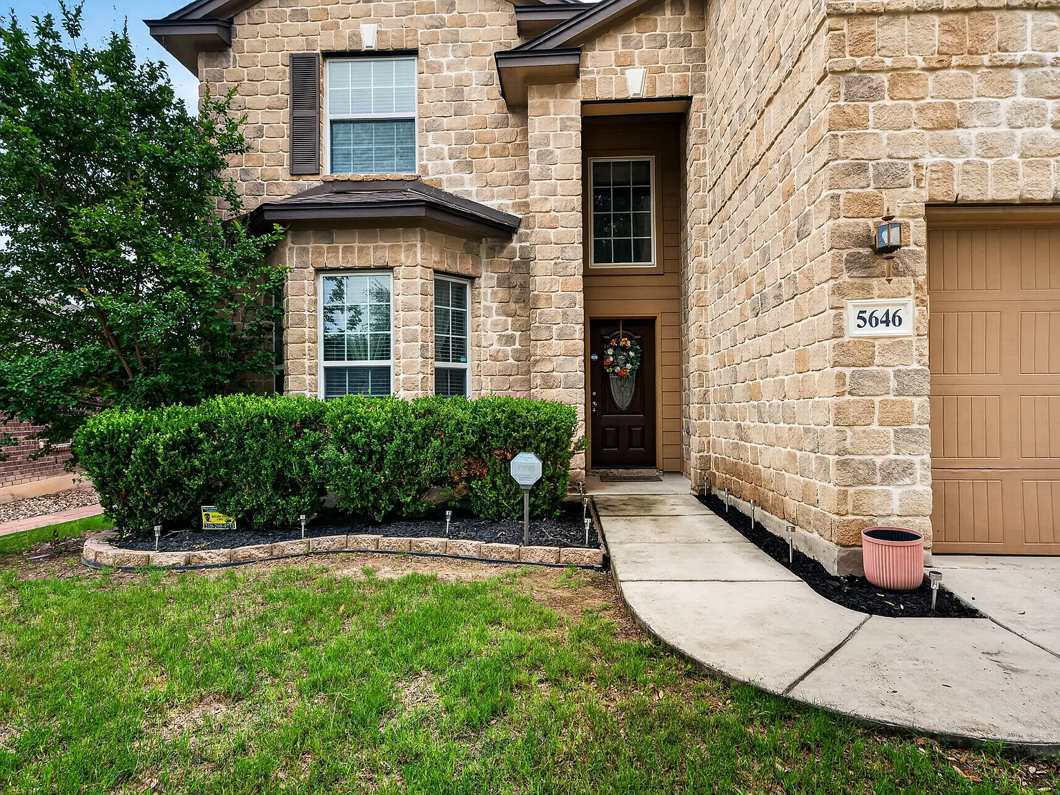 4 bed, 2930 sqft, $2,450 — Photo 4