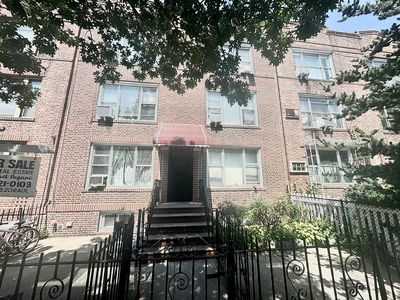 30-18 49th St #1, Astoria, NY, 11103