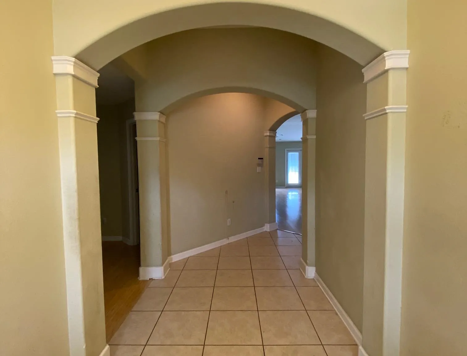3 bed, 1900 sqft, $2,600 — Photo 3
