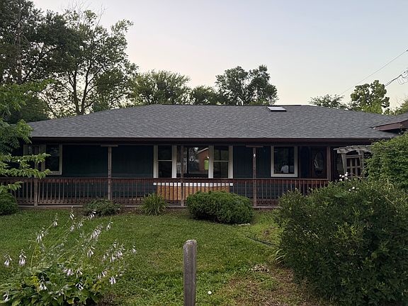 2nd image of 518 Rae Ave