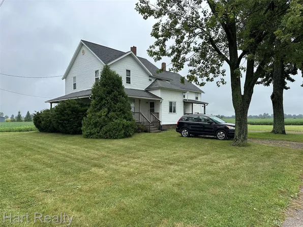 6191 Hess Rd, Saginaw, MI 48601
