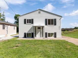697 Ocean Ave, Akron, OH 44310