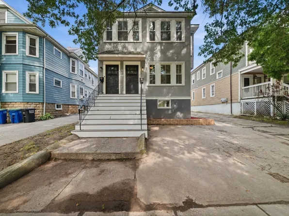 303 Alewife Brook Pkwy, Somerville, MA 02144
