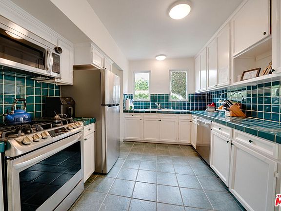4th image of 627 26th St