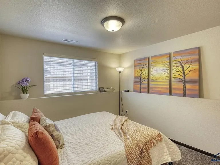 2915 Hutt Ct — Photo 13