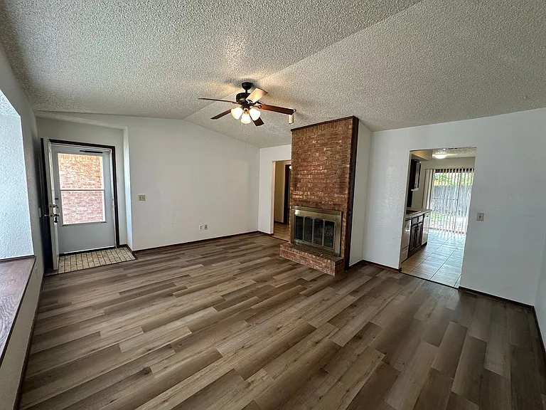 108 Kendra Dr — Photo 8