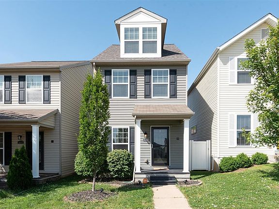 3rd image of 3849 Boulevard Heights Ct