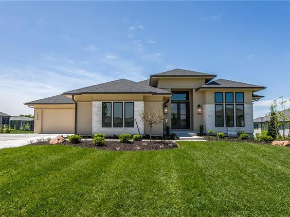 15504 El Monte St, Overland Park, KS 66224