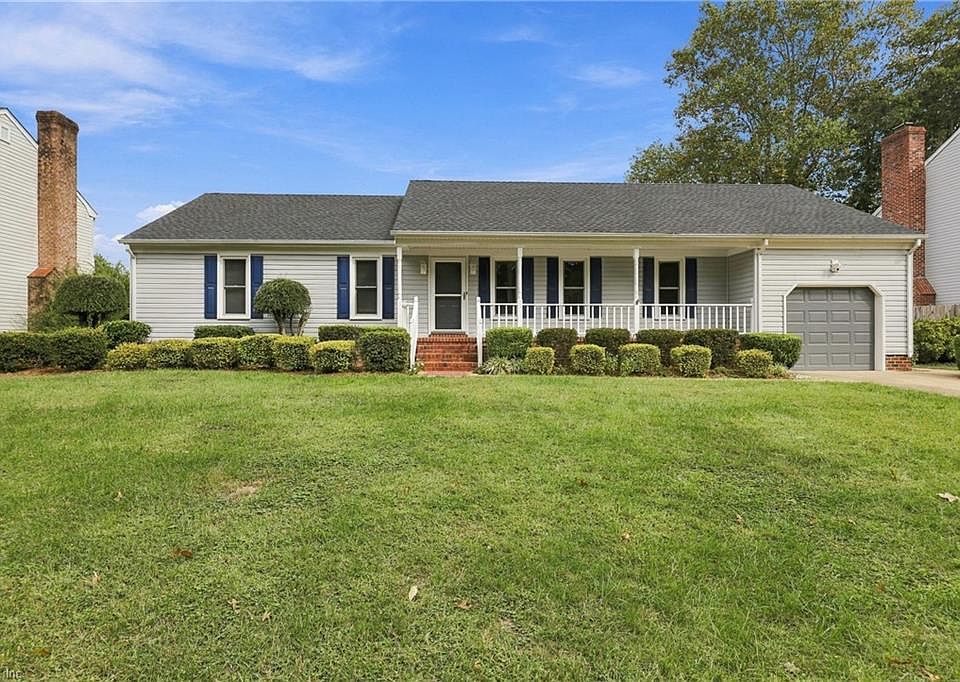1st image of 521 Hatteras Cres