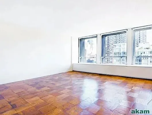 Rented by Akam Sales and Brokerage | media 22