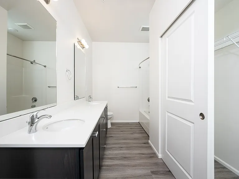 2 Bed 2 Bath Standard - 1053 Sq Ft 2 Bed 2 Bath Standard - 1053 Sq Ft