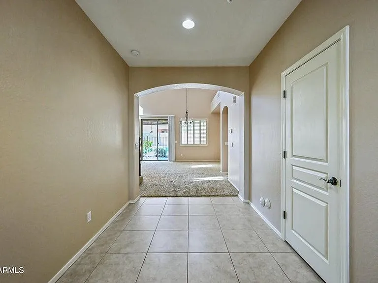 7102 W Katharine Way — Photo 33