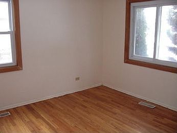 5th image of 310 Paxton Ave
