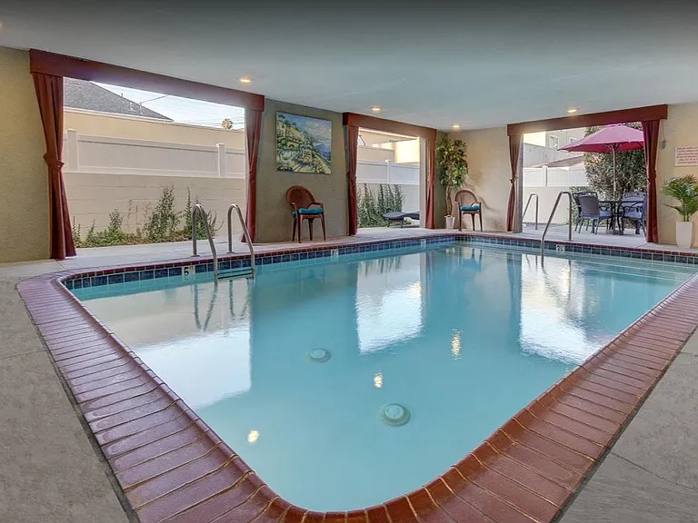 Indoor pool and spa at the Ritz Apartment in Studio City