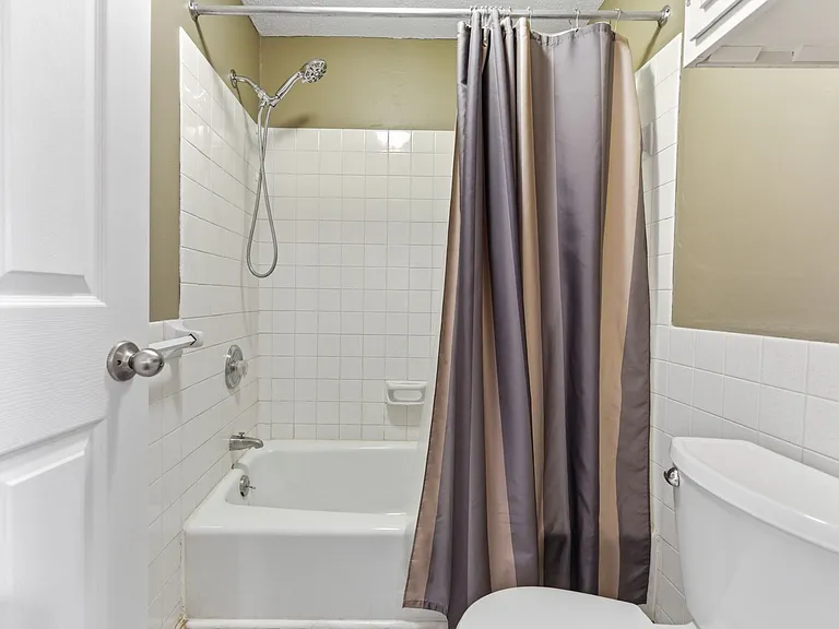 1023 Smetana Rd #6 — Photo 4