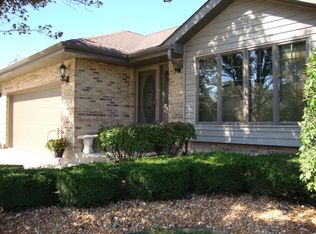 9322 Fox Run Cir, Frankfort, IL 60423
