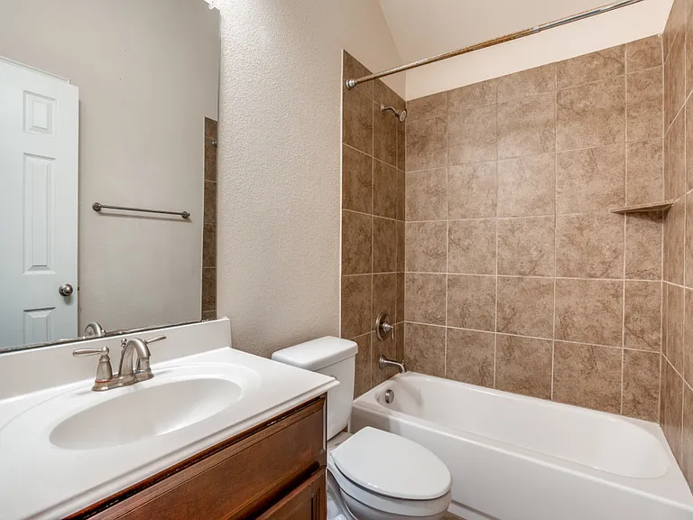 700 Golden Nugget Dr — Photo 11