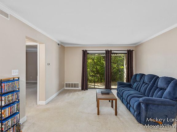 2nd image of 3302 Devonwood Hls NE APT A