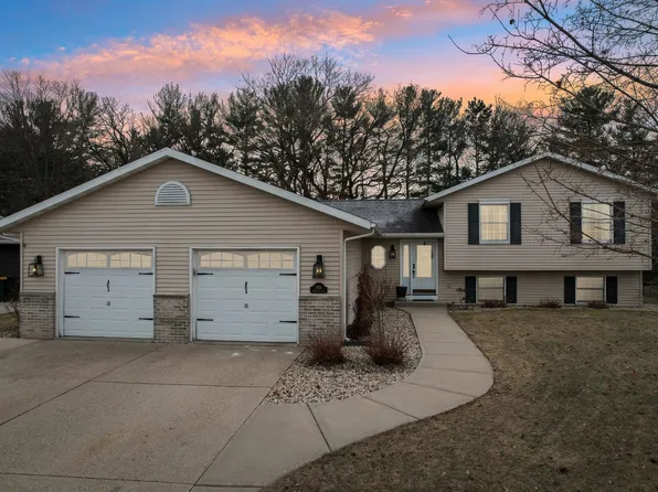 1403 Montclair Pl, Fort Atkinson, WI 53538