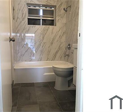 3rd image of 404 NE 4th St #2
