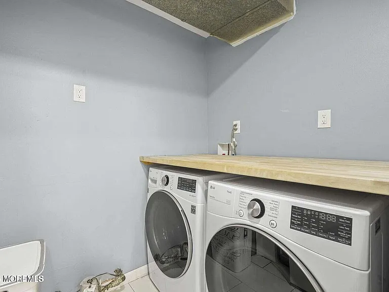 701 Zlotkin Cir #2 — Photo 15