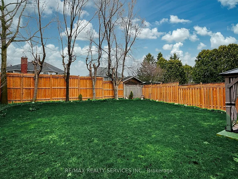 8 Yeoman Dr #BASEMENT — Photo 17