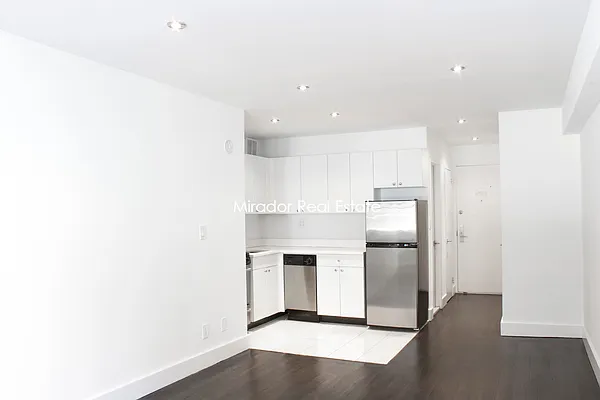 Rented by Mirador Real Estate | media 23