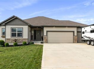 21618 Hale St, Spring Hill, KS 66083